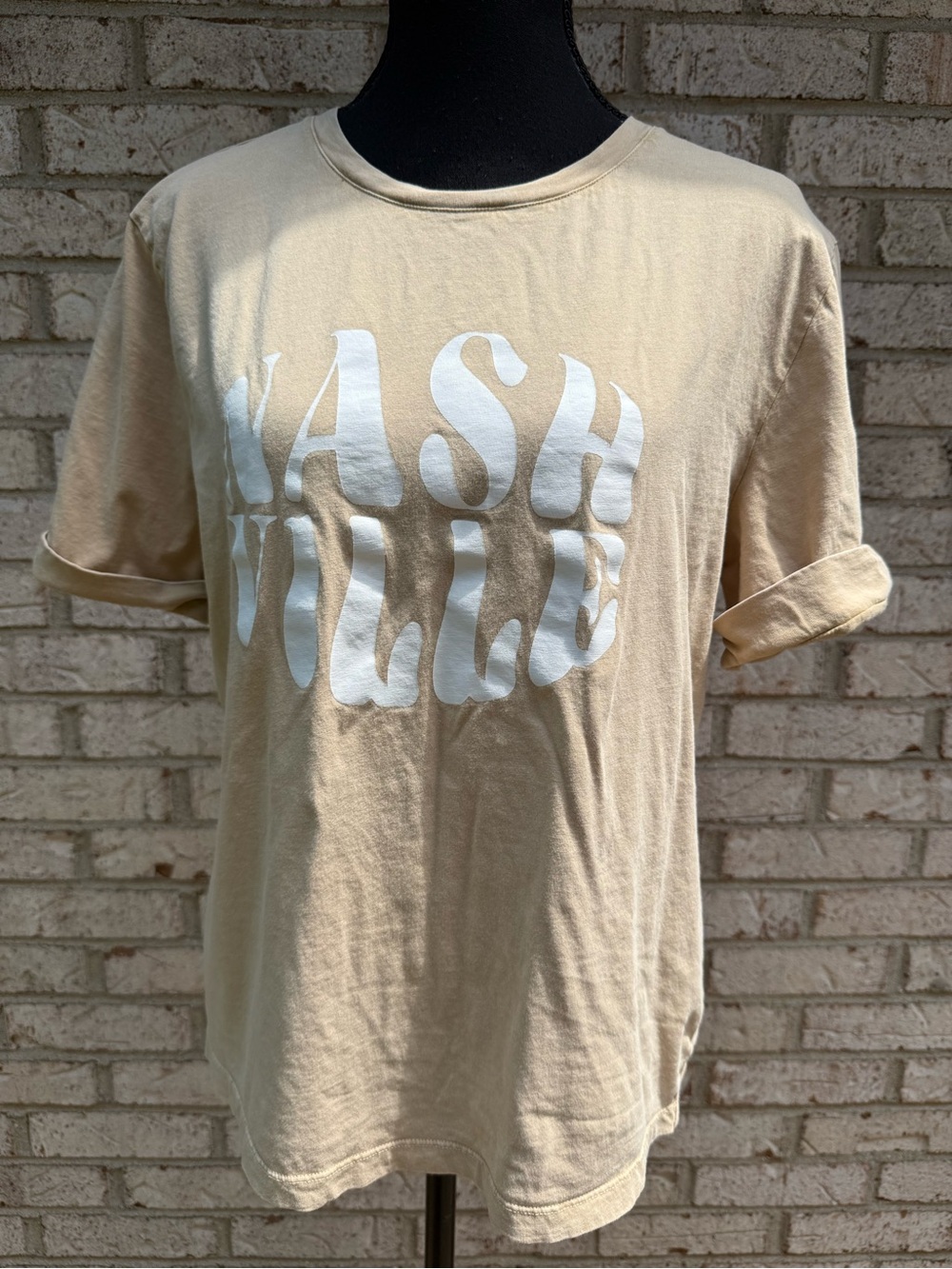 Nashville Graphic Tee - Beige Crew Neck women Shirt size M pre-owned with gift . - Picture 10 of 16